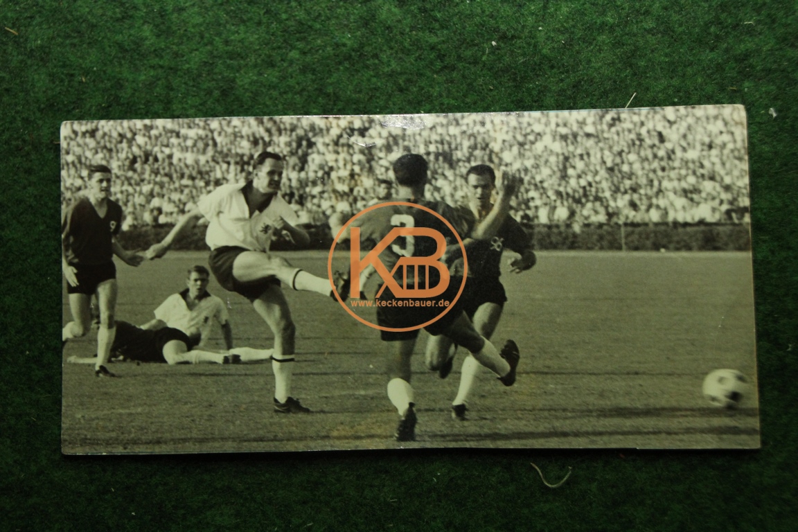 Original Foto vom Spiel Hessen Kasel gegen Hannover 96 aus dem Jahr 1968.