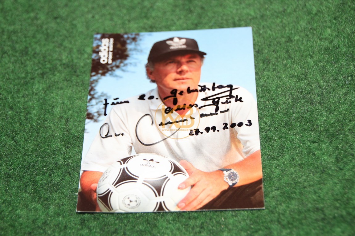 "Profi" Lederball mit den original Unterschriften der Weltmeister von 1990, es war ein Geschenk von Franz Beckenbauer an eine nicht zu nennende Person (siehe Karte) 1/2