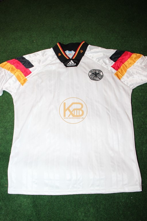 DFB Nationaltrikot in der "Heim" Variante zu EM 1992 von Adidas.