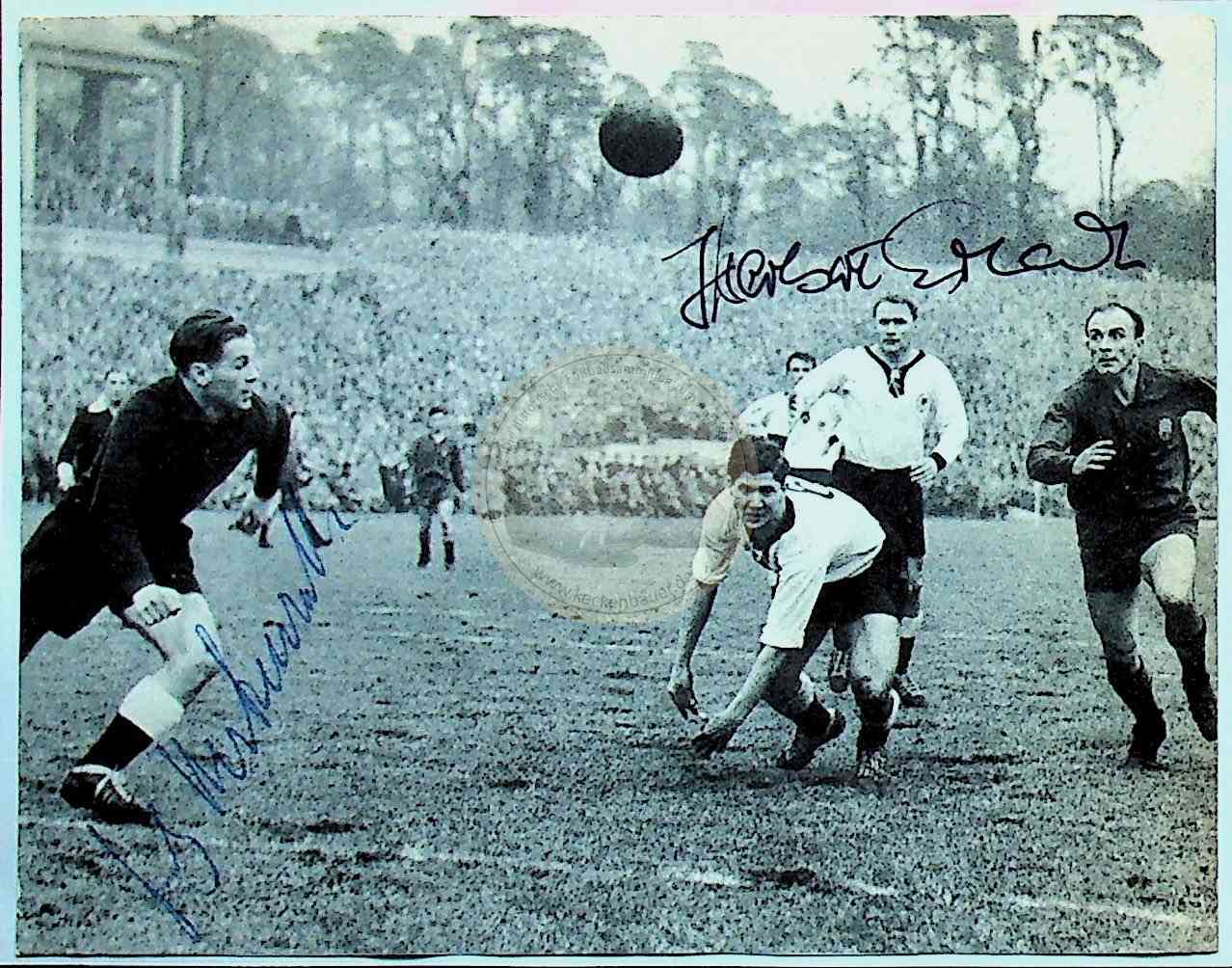 Bild aus dem Spiel Deutschland gegen Spanien am 19.03.1958 in Frankfurt a.M. mit original Autogrammen