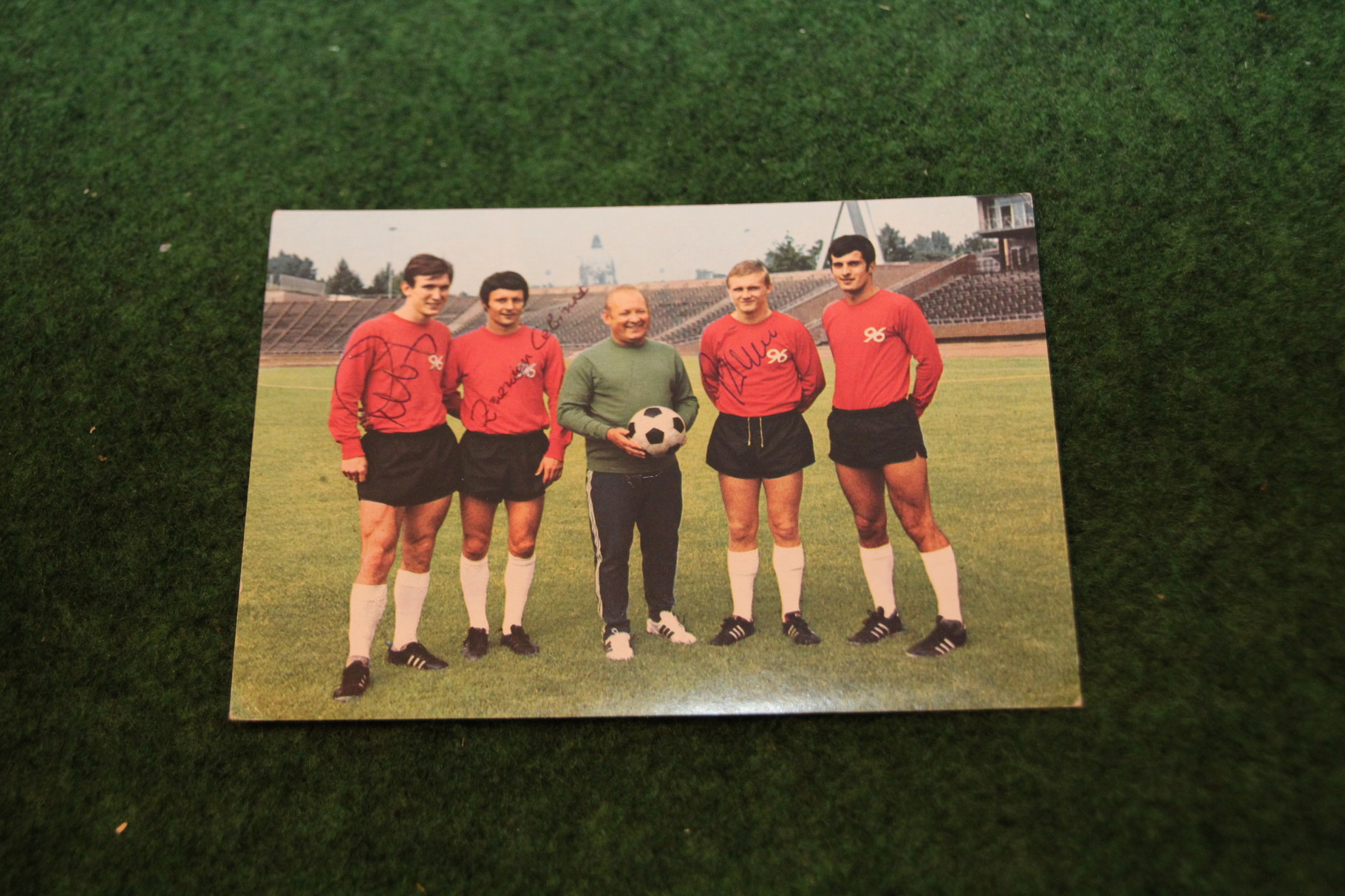 Original Autogramme von Ritter, Cebinac und Brune auf einer Bergmann Sammelkarte aus dem Jahr 1969/70.