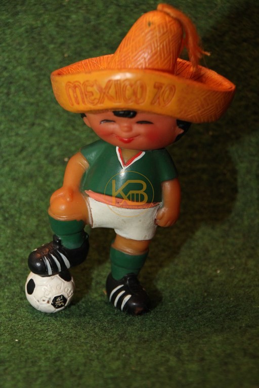 WM Maskottchen Juanito der WM 1970 in Mexico hier als Spardose von der Bank für Gemeinwirtschaft (BfG).