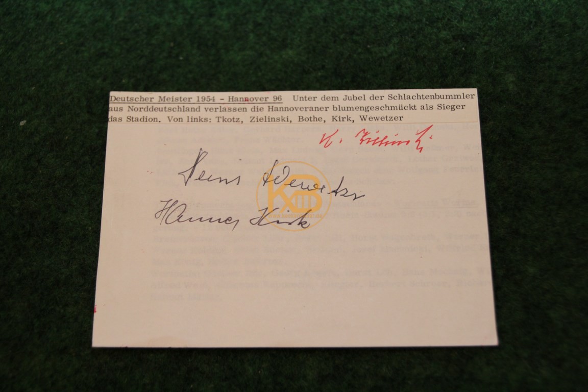 Foto vom Deutschen Meister 1954 Hannover 96 mit diversen original Autogrammen. 2/2