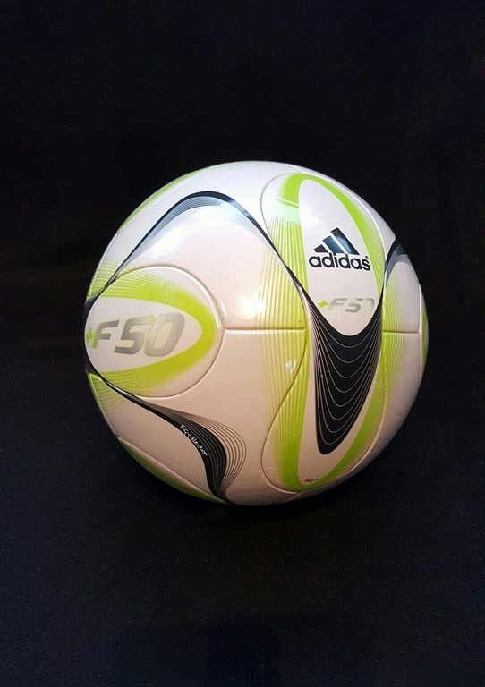 ADIDAS +F50 ein offizieller Spielball von 2010.