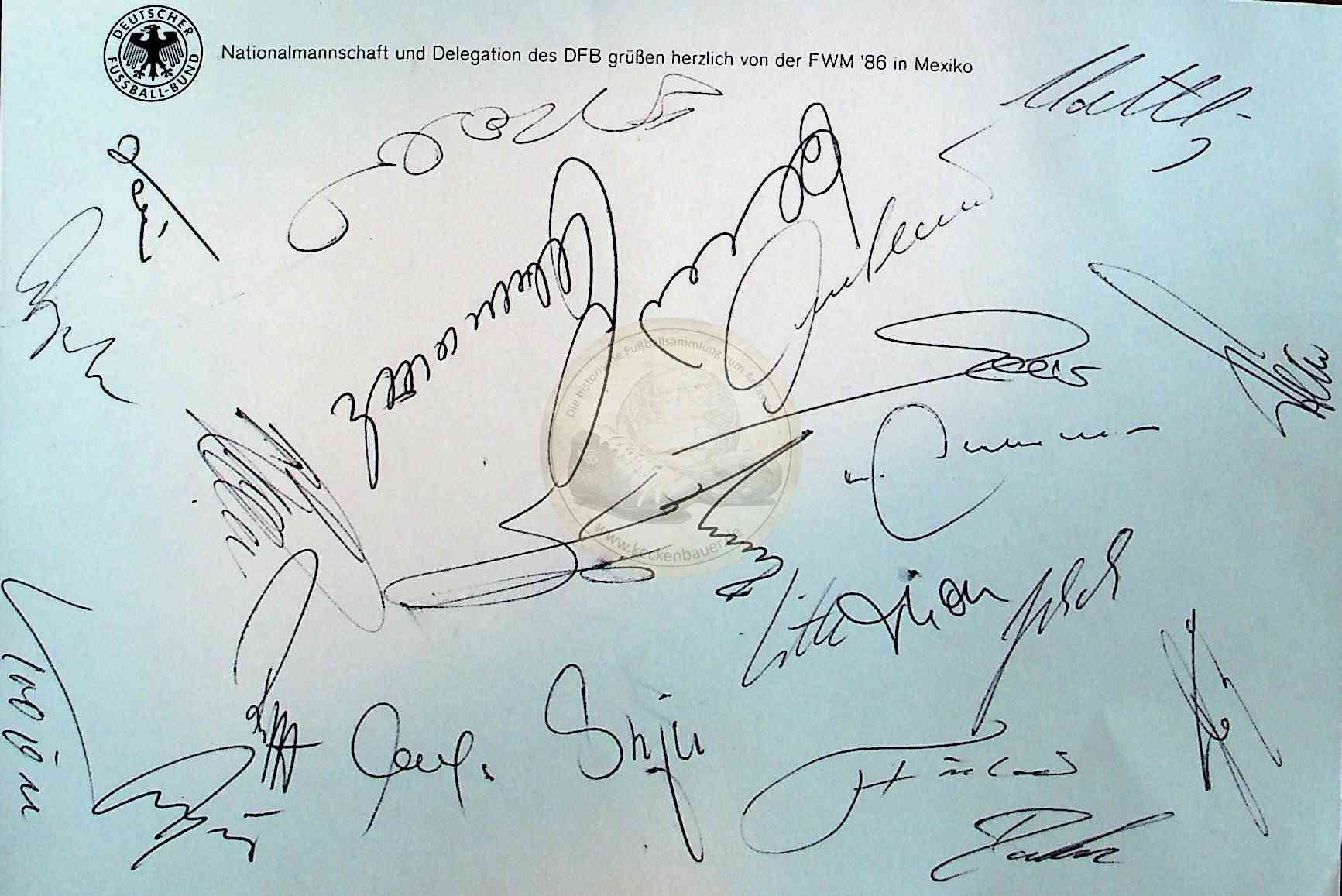 1986 Karte von der eltmeisterschaft in Mexiko mit den Autogrammen der deutschen Nationalmannschaft