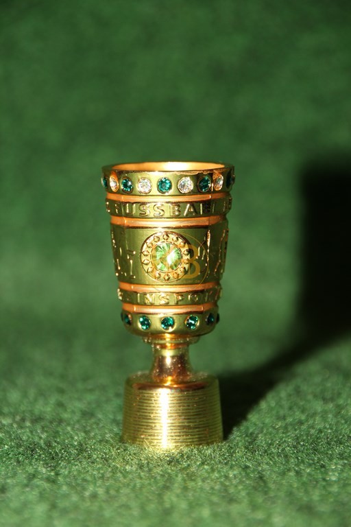 Original Miniaturnachbildung des DFB-Pokals des deutschen Pokalsiegers.