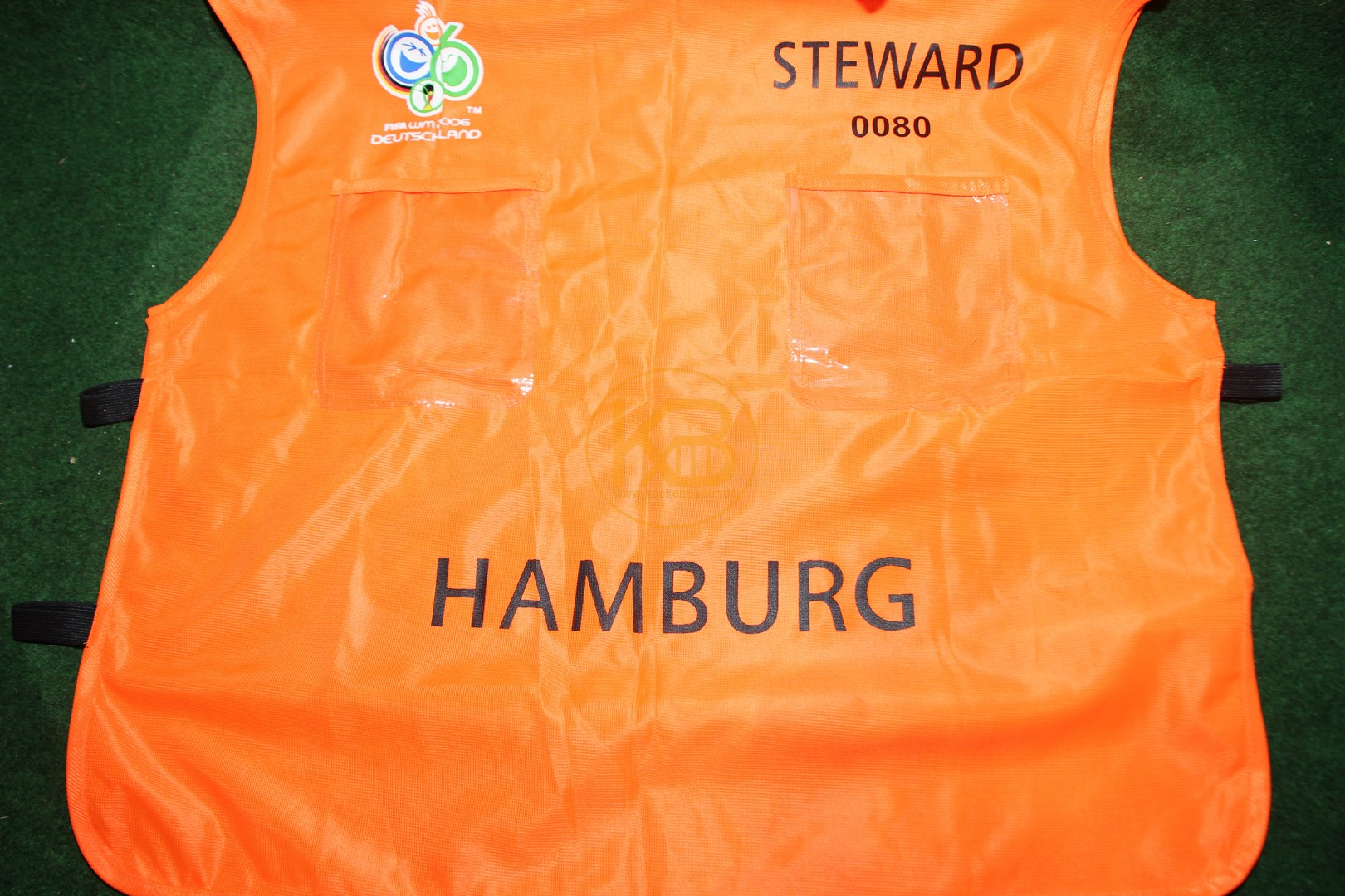 Original Ordner Weste von der WM 2006 in Deutschland aus dem Stadion in Hamburg