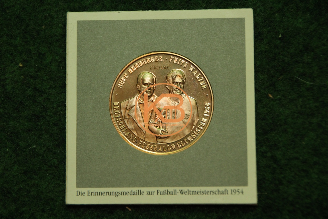 Sammelmünze zum Weltmeisterschaftsgewinn 1954 mit Fritz Walter und Sepp Herberger.