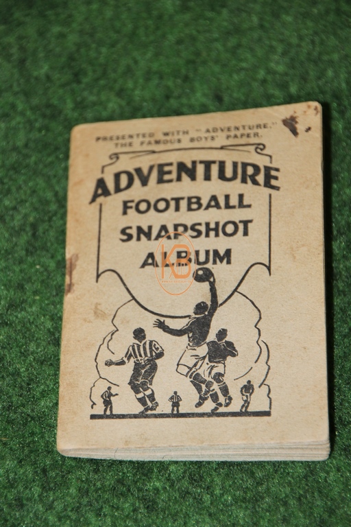 Fußballsammelalbum "Adventure Football Snapshot Album" aus England in den 1930er Jahren komplett