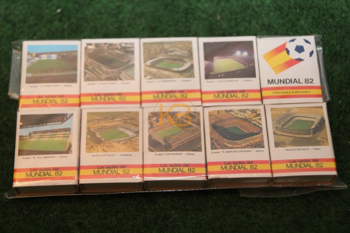 Streichholzschachteln zur WM 1982 in Spanien mit den Bildern der Stadien.