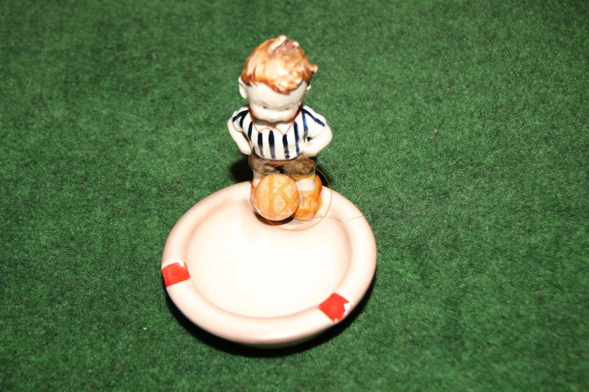 Ein alter Hummel Aschenbecher aus den 1950ern.