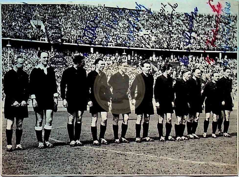 Foto von Hannover 96 aus dem Jahr 1954 mit diversen original Autogrammen 2