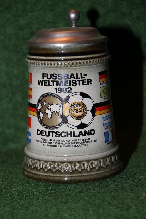 Sammelkrug Fußball-Weltmeister 1982 Deutschland (Fehldruck)