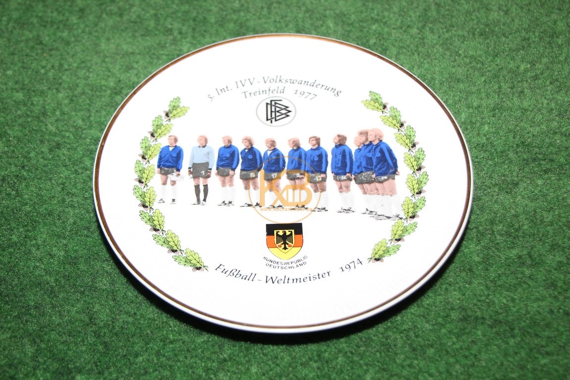 Wandteller zur Weltmeisterschaft 1974 in Deutschland.