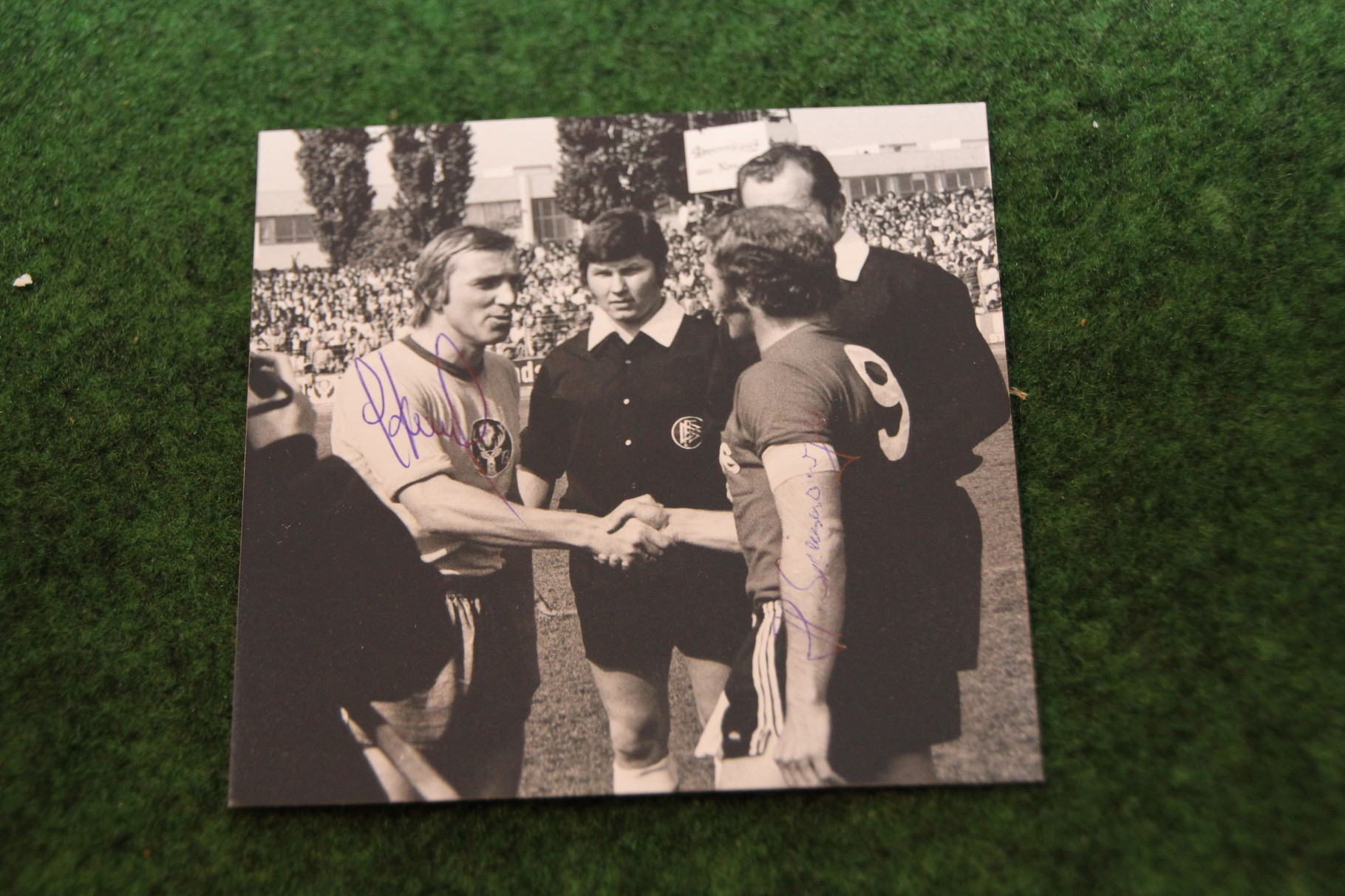 Foto aus dem Spiel gegen Peine Ost mit original Autogrammen.