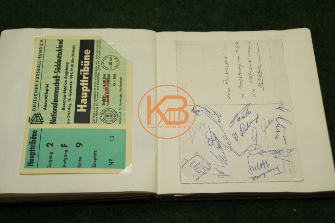 Original Eintrittskarte vom "Probe"-Spiel Deutschland gegen Süddeutschland am 15.09.1964 in Augs-burg mit den original Autogrammen der deutschen Mannschaft