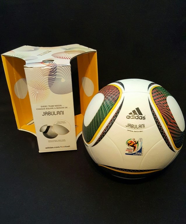 ADIDAS Jabulani der offizielle Spielball von der WM 2010 in Südafrika mit Originalverpackung.