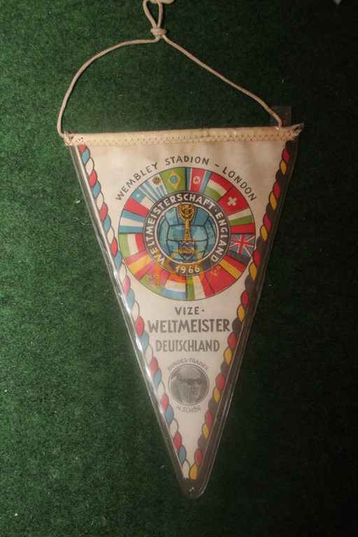 Fußballwimpel zum Vize-Weltmeistertitel 1966 1/2