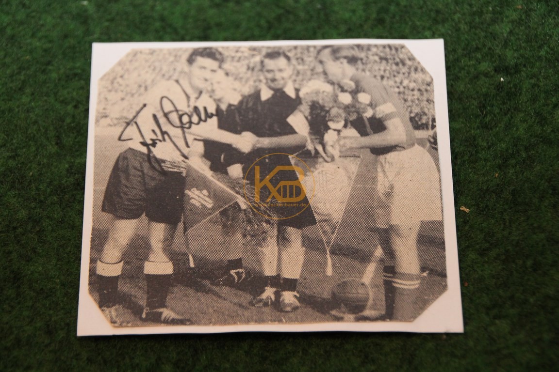 Original Autogramm von Fritz Walter, hier im Bild mit Igor Netto.
