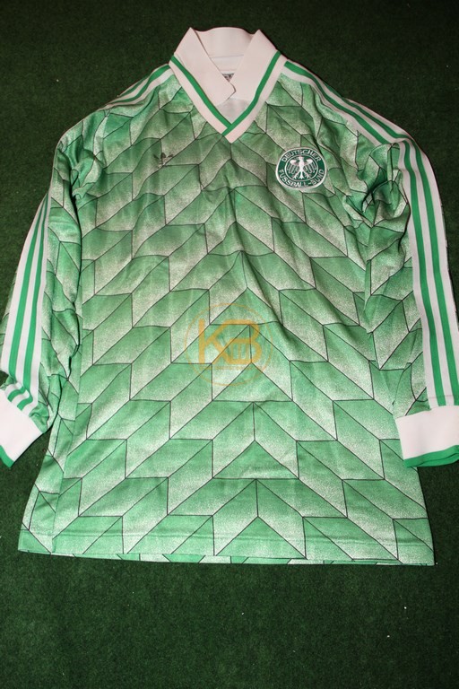 DFB Nationaltrikot in der sehr seltenen Langarm-Variante in Grün aus dem Jahr 1989 von Adidas.