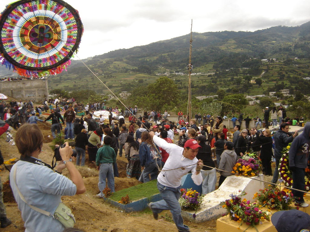 guatemalteco pulling a kite