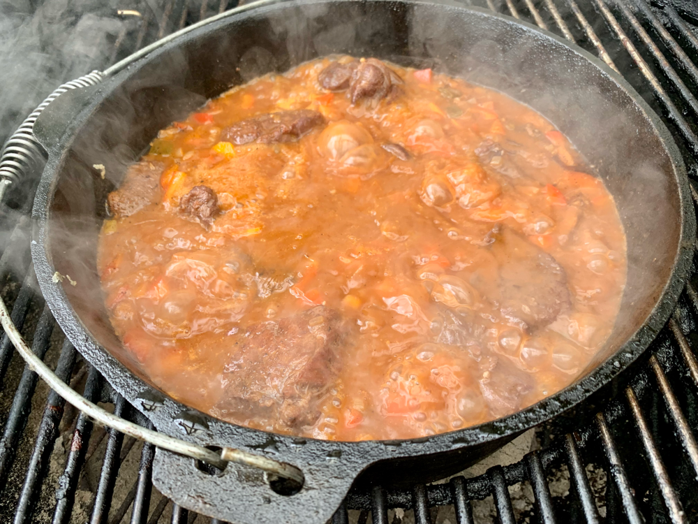 Rindfleisch mit Reis aus dem Dutch Oven SonsOfBarbecue