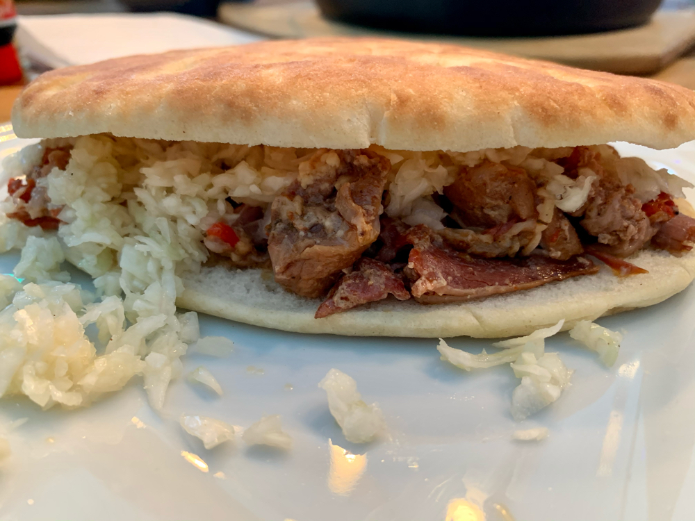 Gyros Schichtfleisch aus dem Dutch Oven SonsOfBarbecue