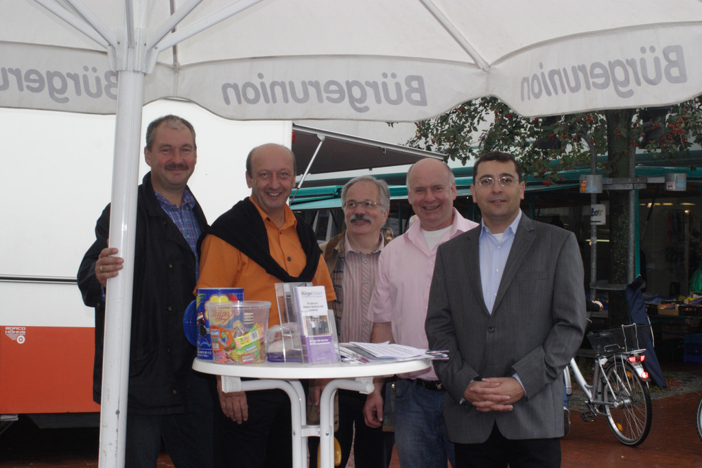 09.10.2011 : Umfrage SOL-Kennzeichen auf Wochenmarkt
