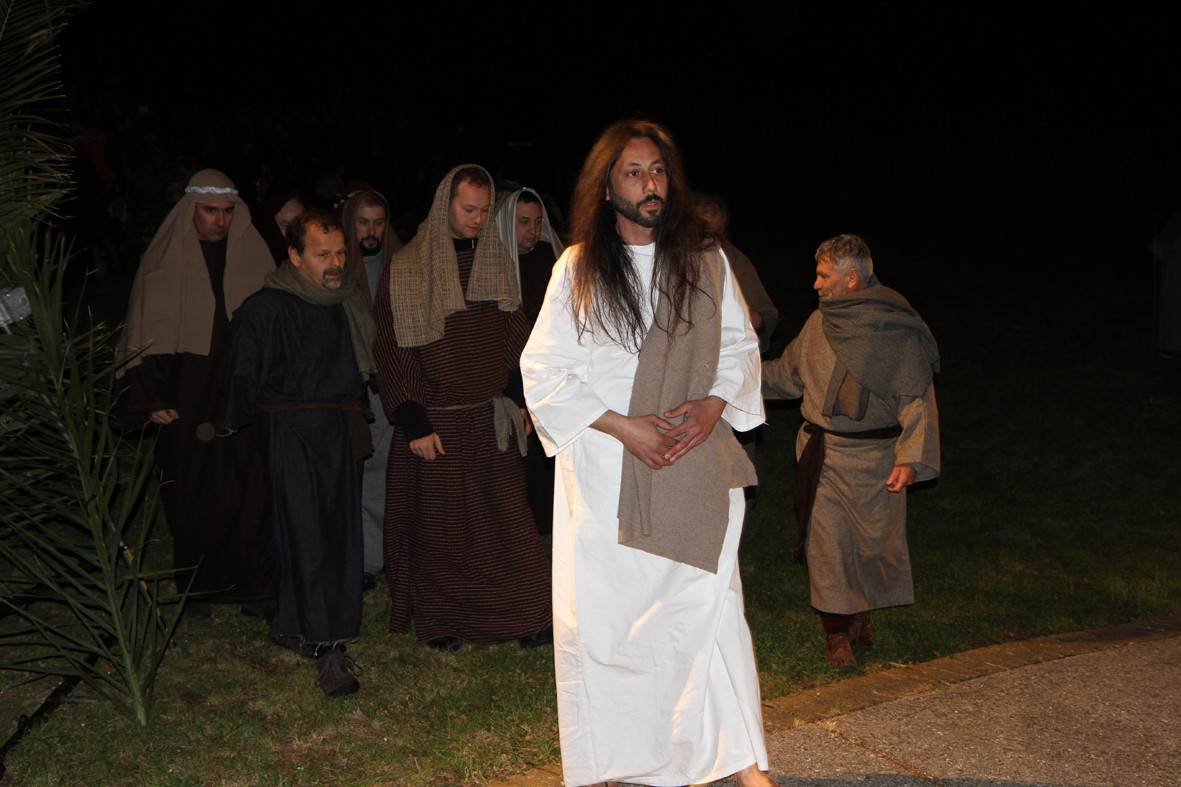 GESU' SI AVVIA VERSO L'ULTIMA CENA