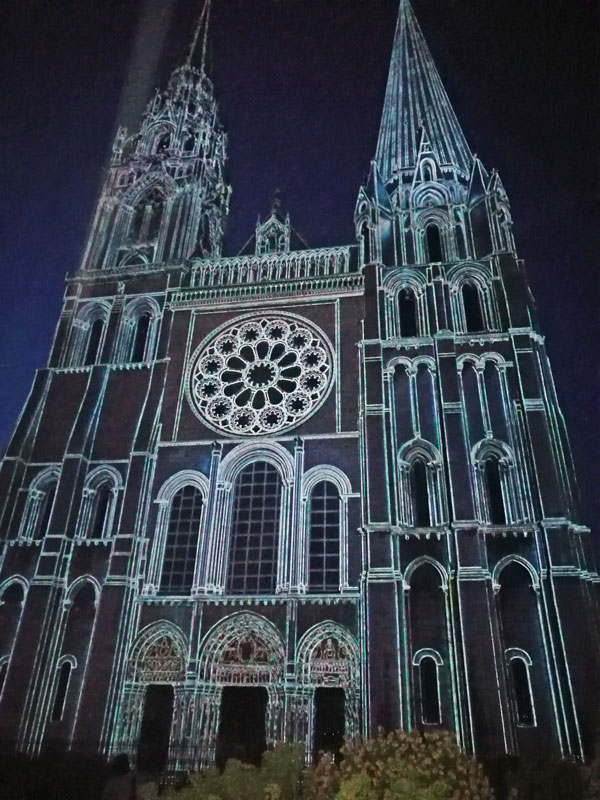 Bild 35 Lightshow auf der Kathedrale in Chartres