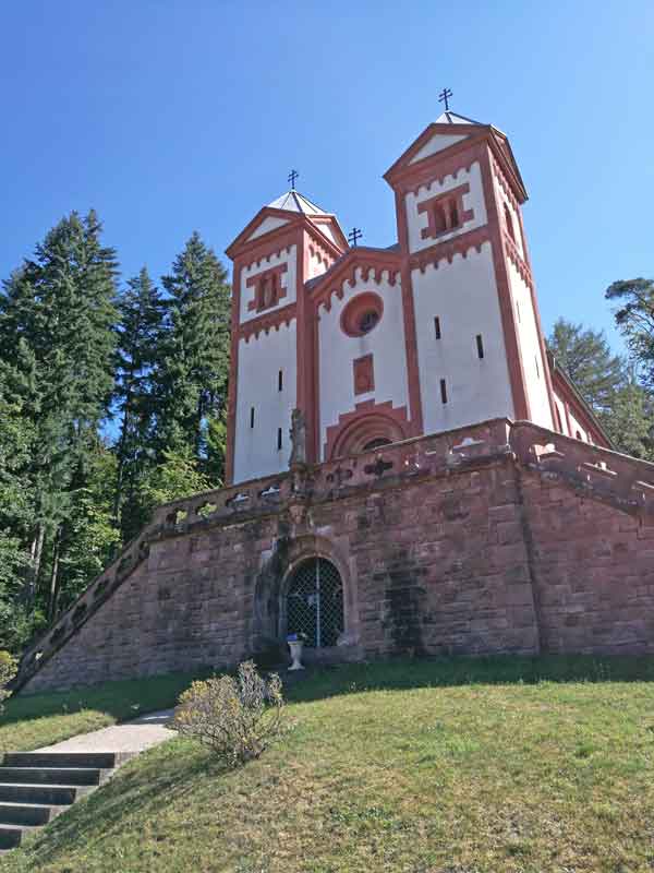 Bild 7 An der Gruftkapelle St. Maria in Mespelbrunn