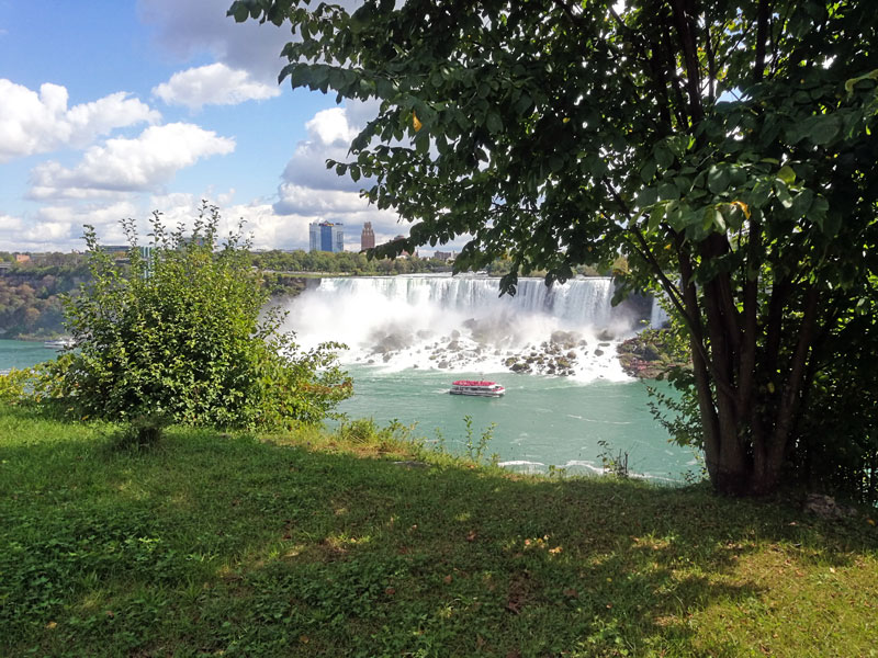 Bild 8 Blick auf den USA Teil der Niagara Fälle