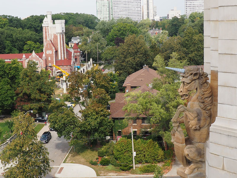 Bild 20 Blick von den Türmen in Casa Loma