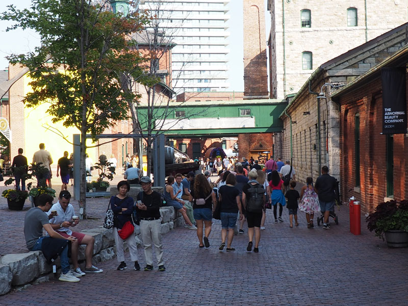 Bild 61 Im Distillery District in Toronto 