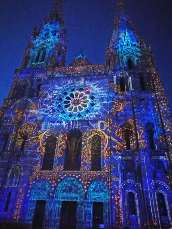 Bild 28 Lightshow auf der Kathedrale in Chartres