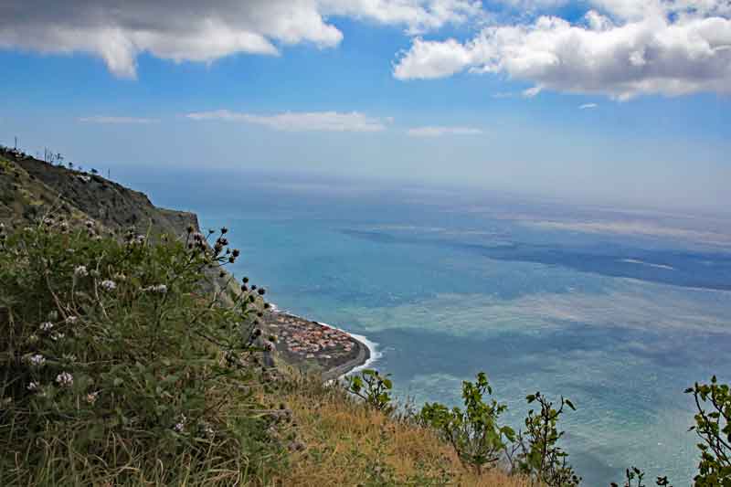 Bild 12 Blick von unserer Hausterrasse aufs Meer