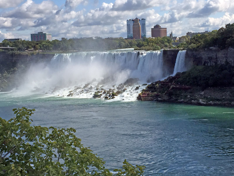 Bild 5 Blick auf den USA Teil der Niagara Fälle