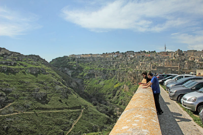 Matera alter Teil am Parkplatz an der Schlucht