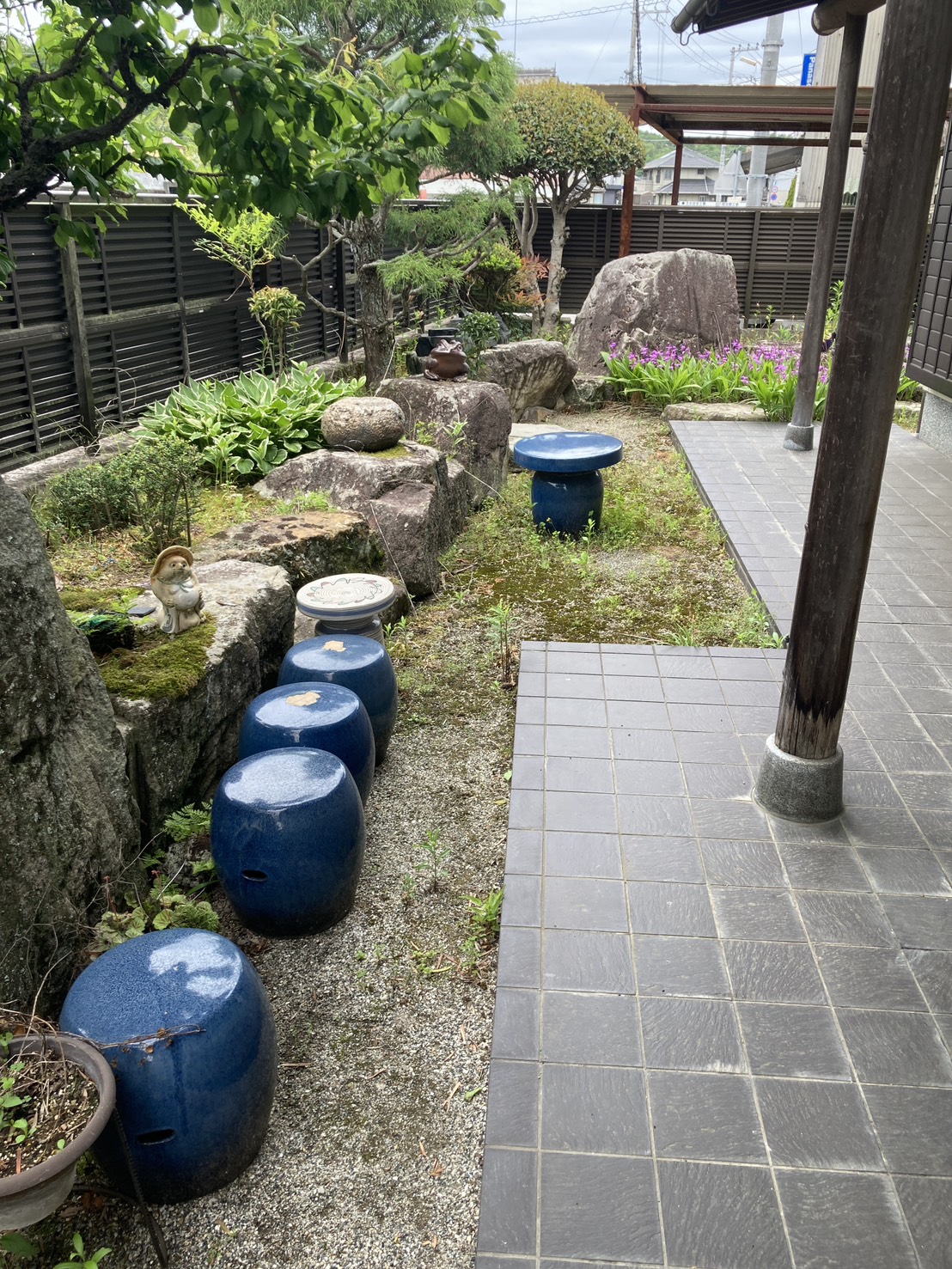 三田市T様邸 川砂利敷き前