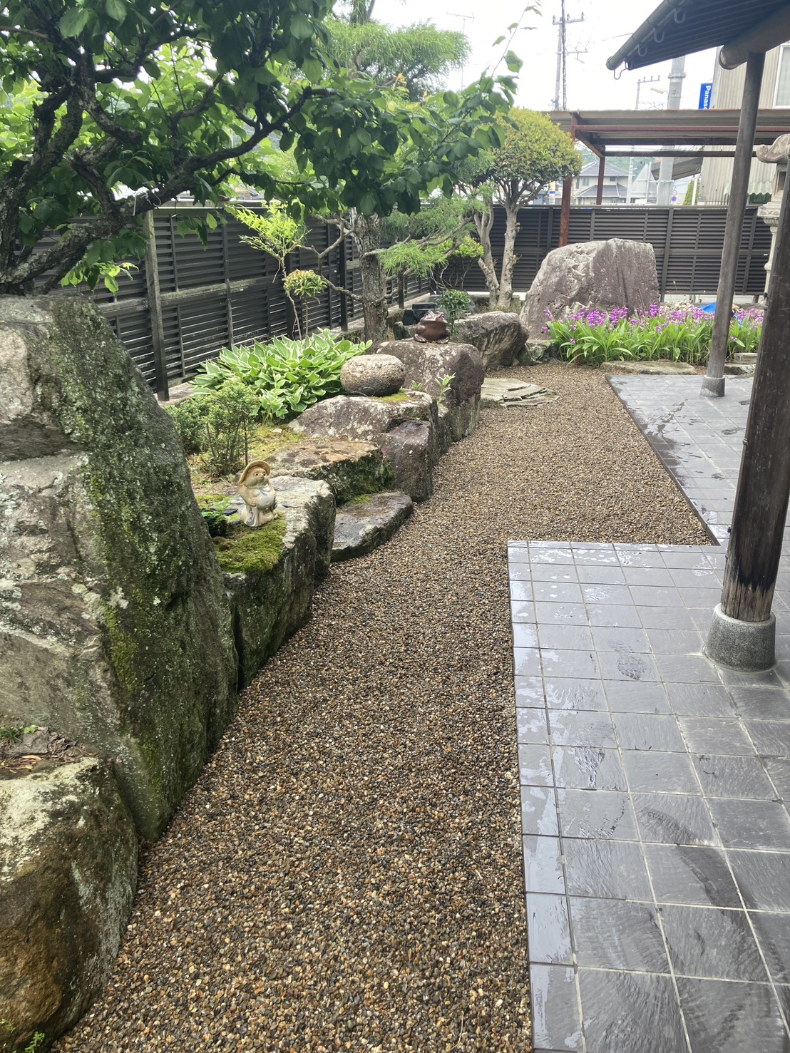 三田市T様邸 川砂利敷き後