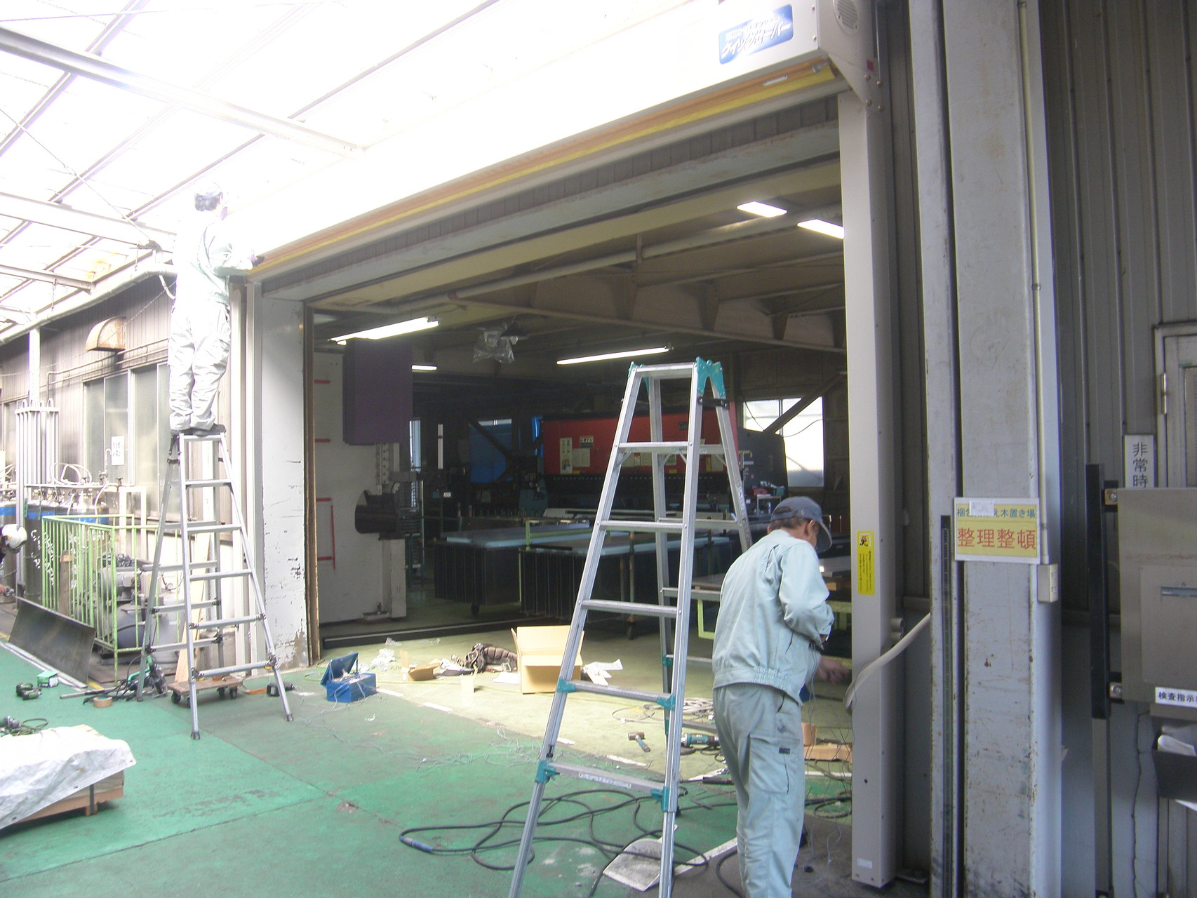 ｼｰﾄｼｬｯﾀｰ新設工事：工程写真