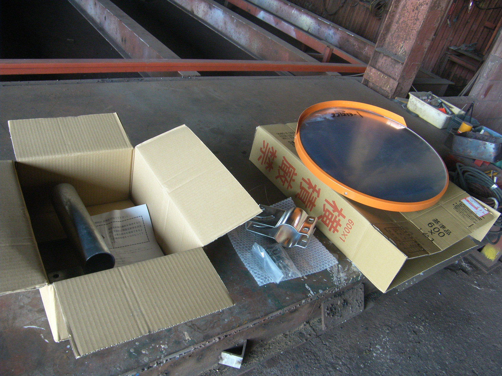 カーブミラー新設工事：工程写真