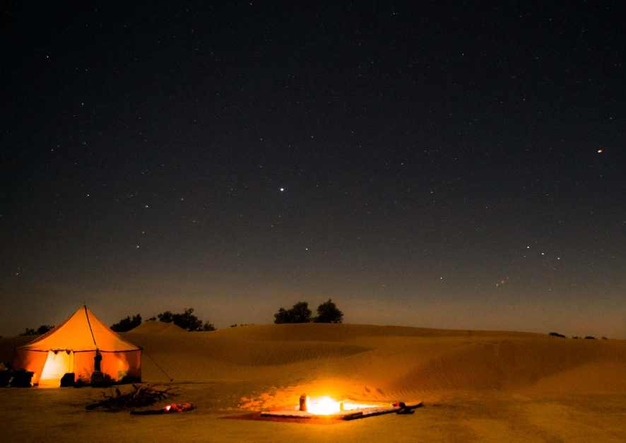 Notte sotto le stelle del Sahara