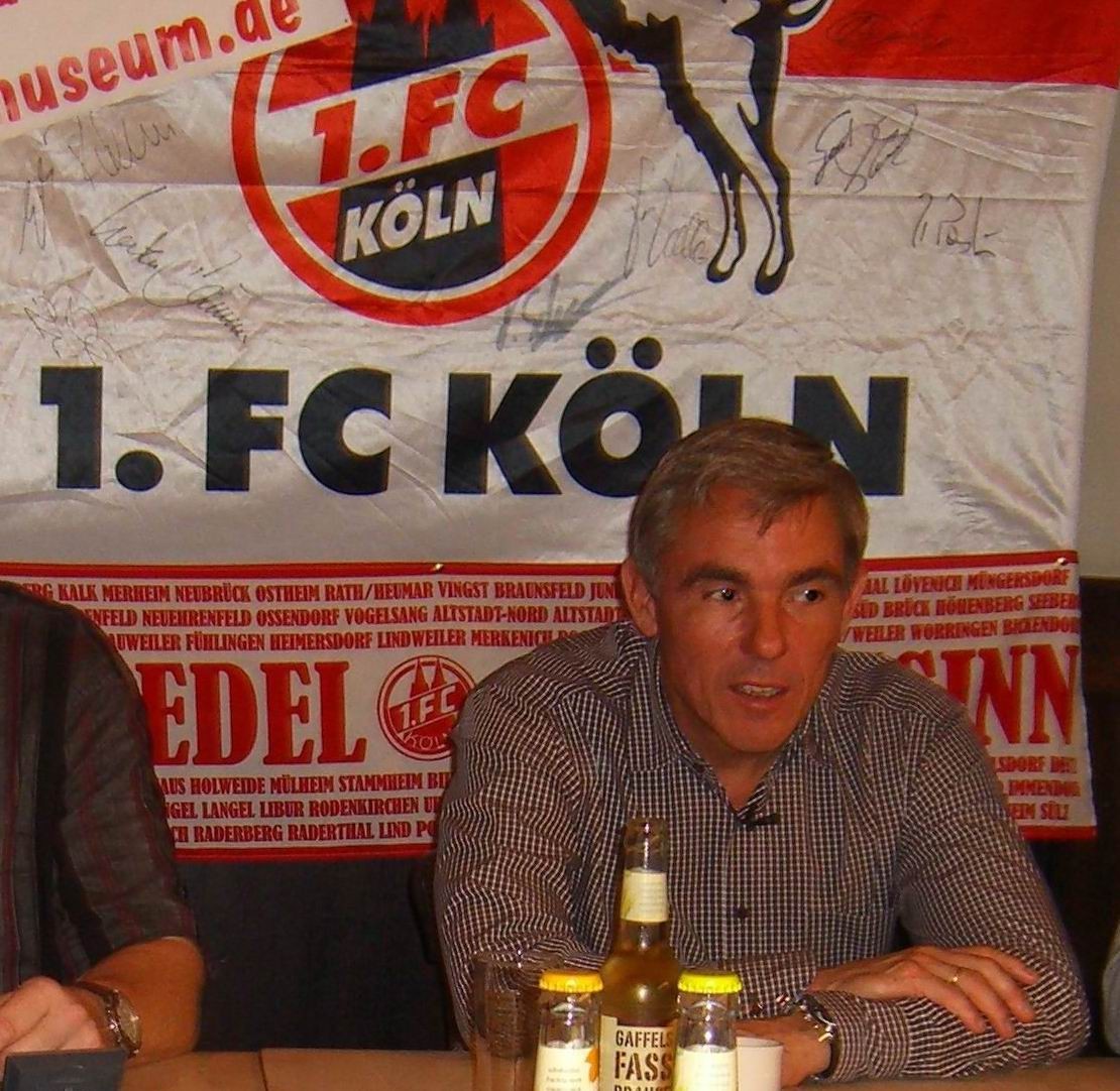 Olaf Janßen beim FC-Stammtisch, kurz bevor er Dynamo Dresden als Trainer  übernahm