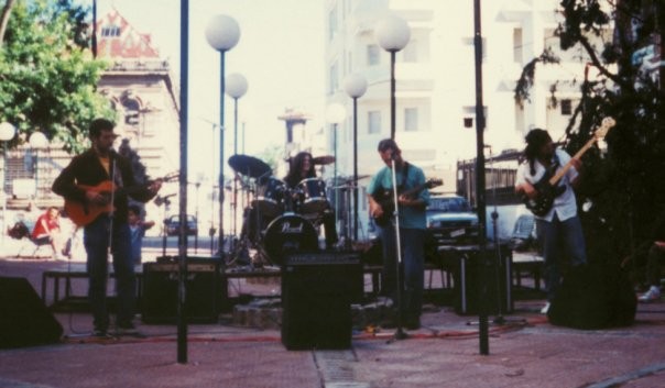 Con banda La Plaza. 1993