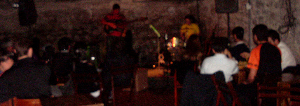 En El Tartamudo. Montevideo. Octubre 2012. Con Rodrigo "Tote" Fernández en batería.