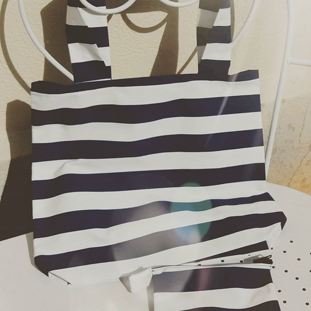 Tote bag  couleur marine et sa pochette 