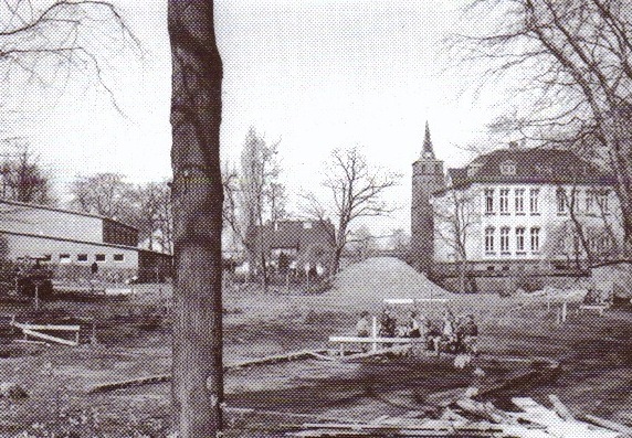 Fundament des Erweiterungsbaues der Schule an der "Oslebshauser Heerstraße", um 1960