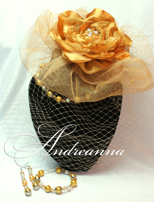 Цветок для волос с вуалью «Золото Флоренции», стоимость 450 грн (в любом цвете).