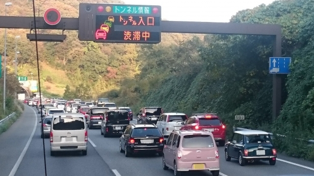 交通渋滞発生のメカニズム